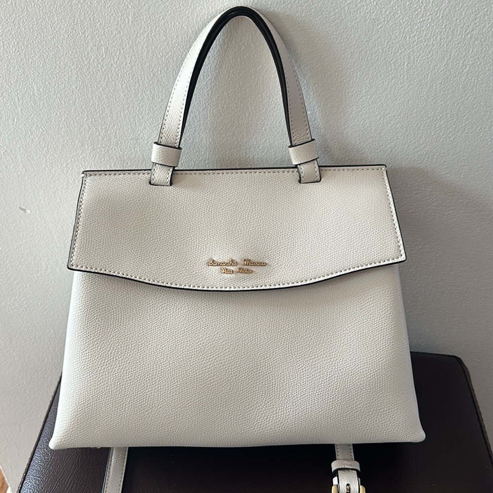 Samantha Thavasa Handbag
